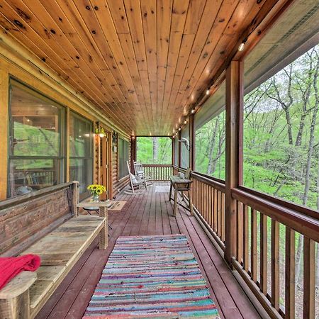 Peaceful Blue Ridge Cabin With Decks And Fire Pit Buitenkant foto