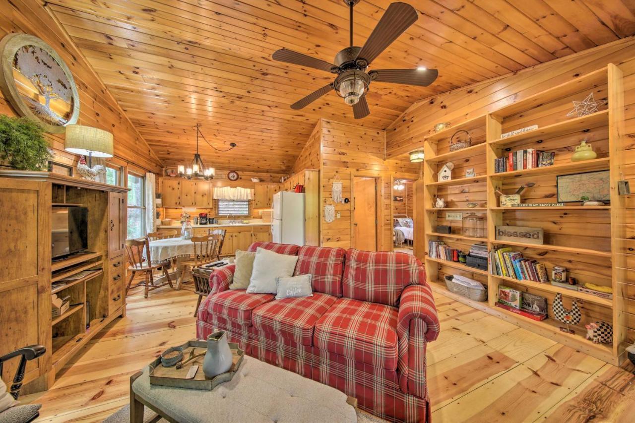 Peaceful Blue Ridge Cabin With Decks And Fire Pit Buitenkant foto