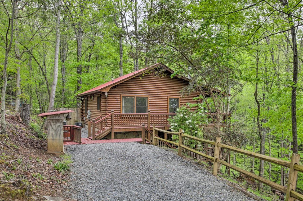 Peaceful Blue Ridge Cabin With Decks And Fire Pit Buitenkant foto