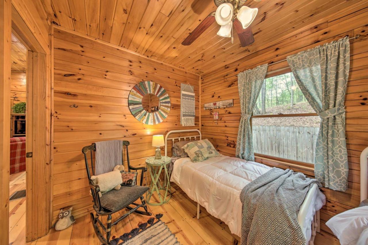 Peaceful Blue Ridge Cabin With Decks And Fire Pit Buitenkant foto