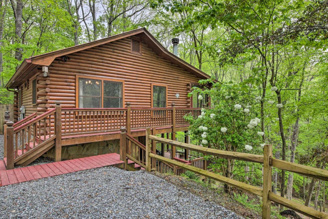 Peaceful Blue Ridge Cabin With Decks And Fire Pit Buitenkant foto