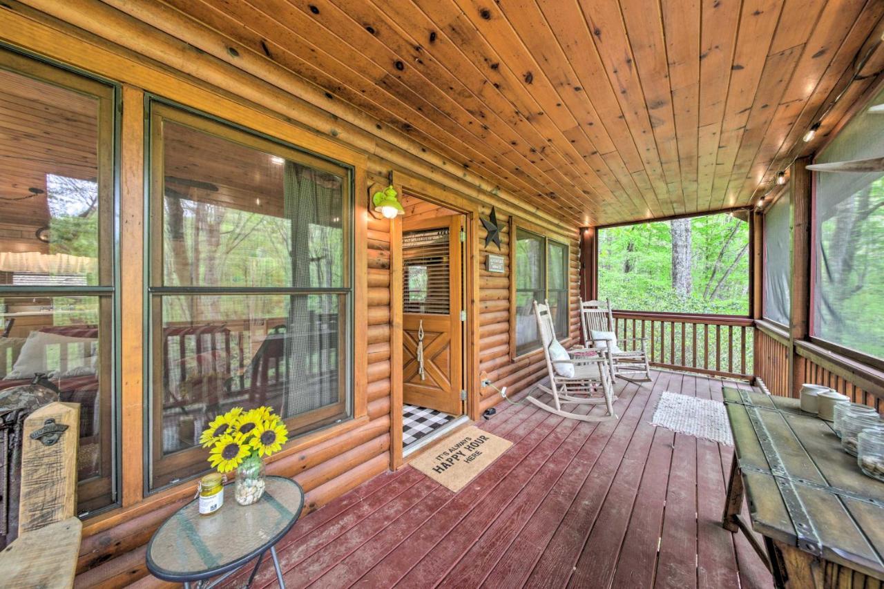 Peaceful Blue Ridge Cabin With Decks And Fire Pit Buitenkant foto